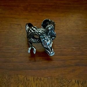 Dragon ring